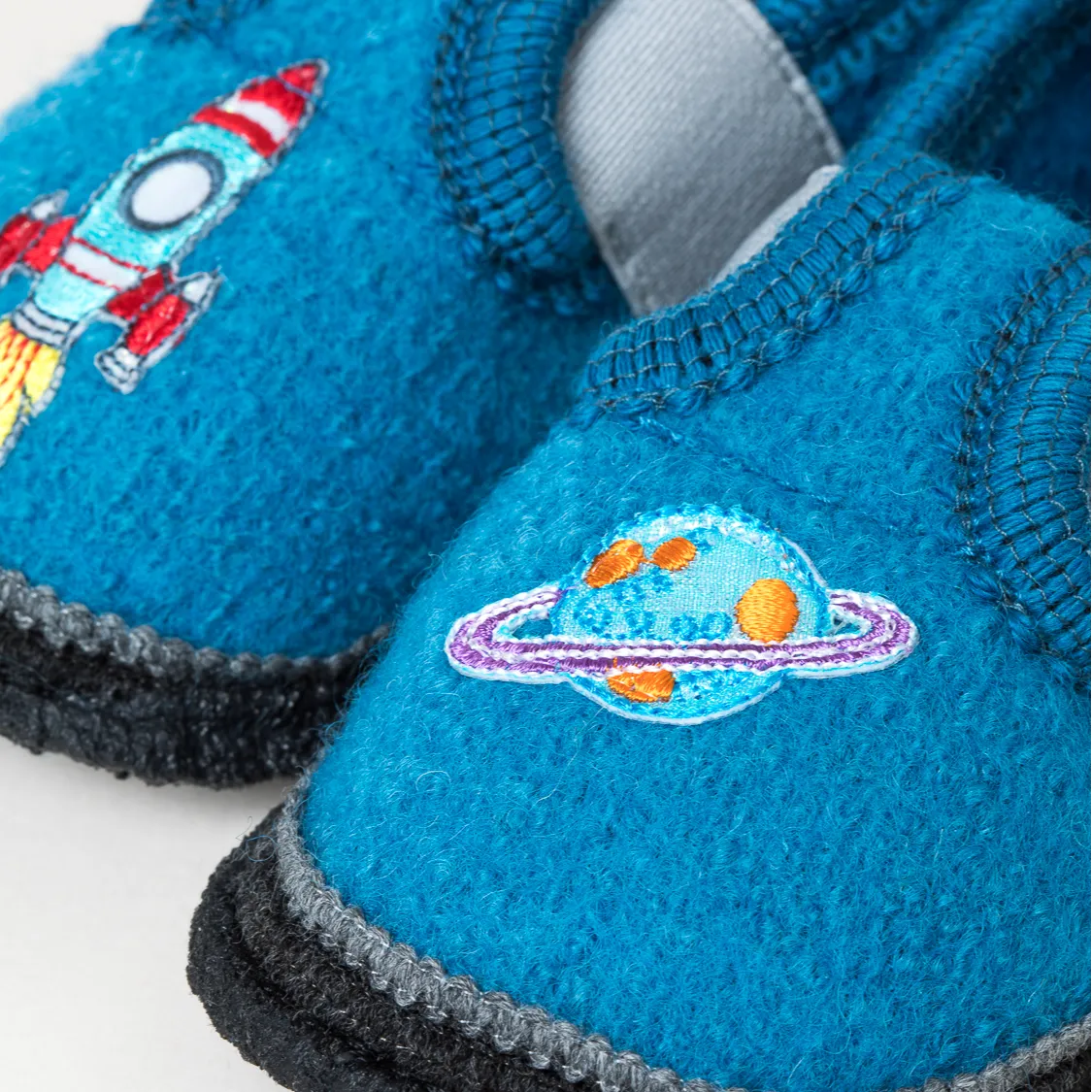Hausschuhe Jungen 34