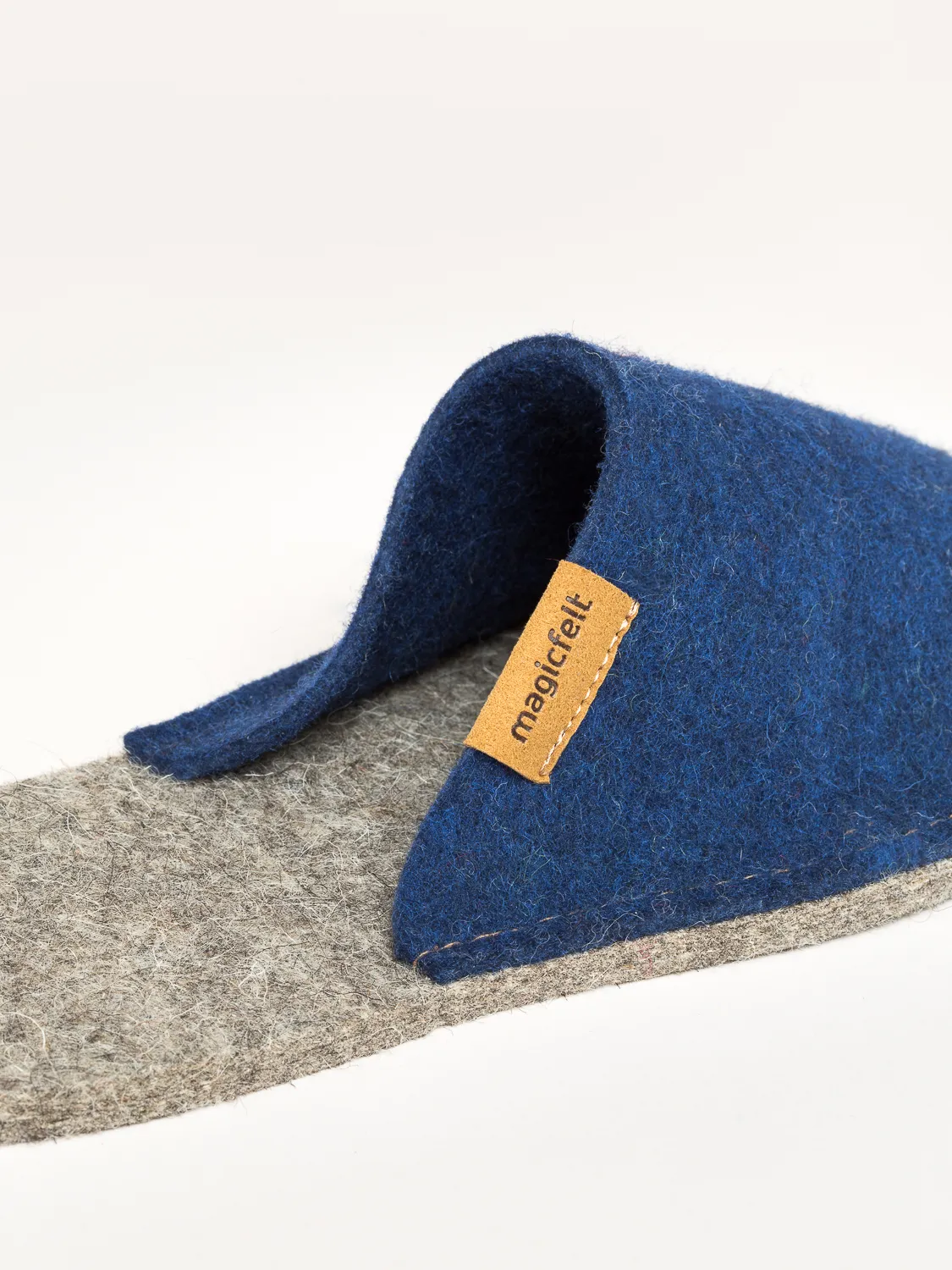 Magicfelt-Magic-Travel-Filzpantoffel-midnight (1)