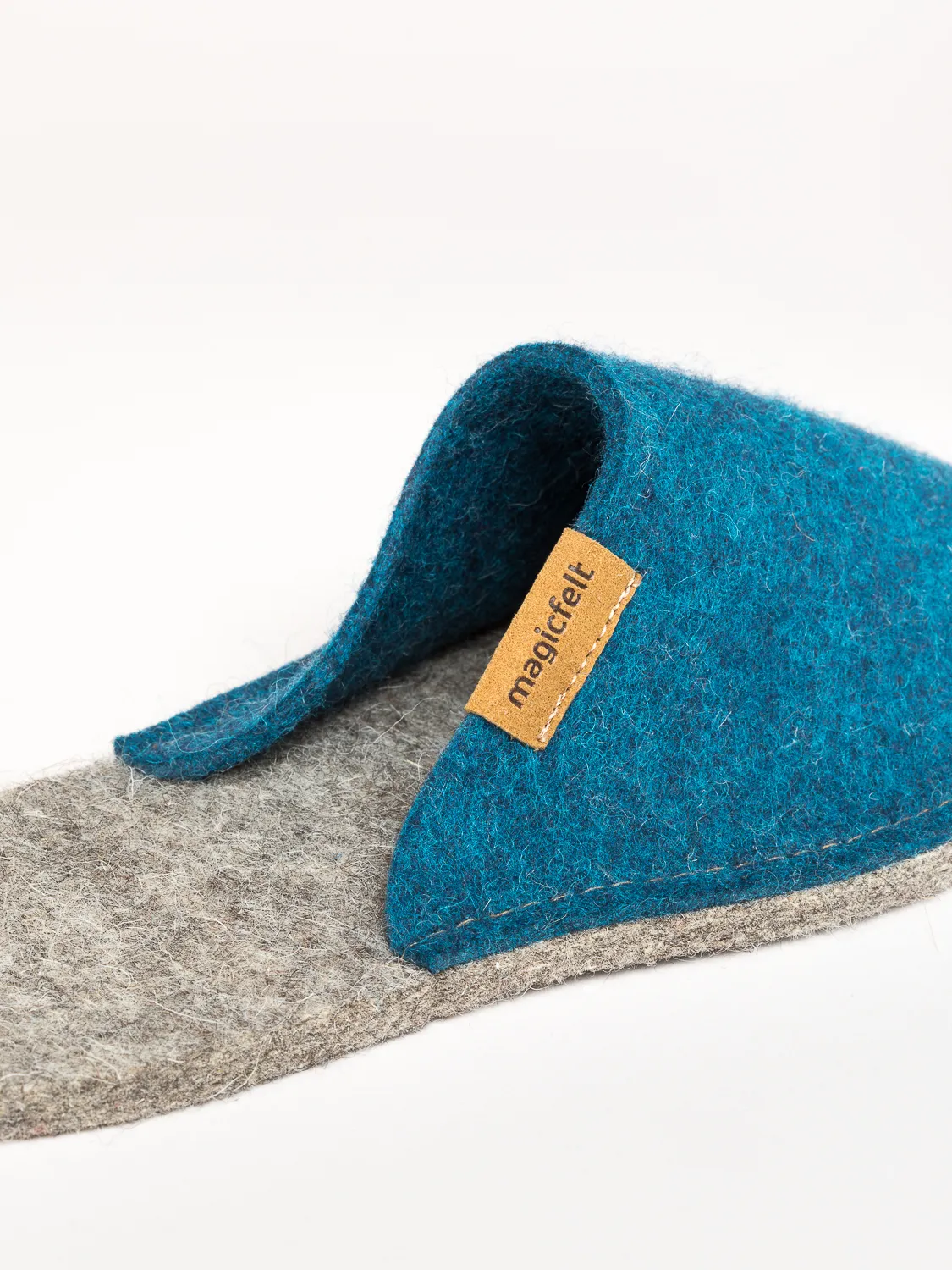 Magicfelt-Magic-Travel-Filzpantoffel-petrol (1)