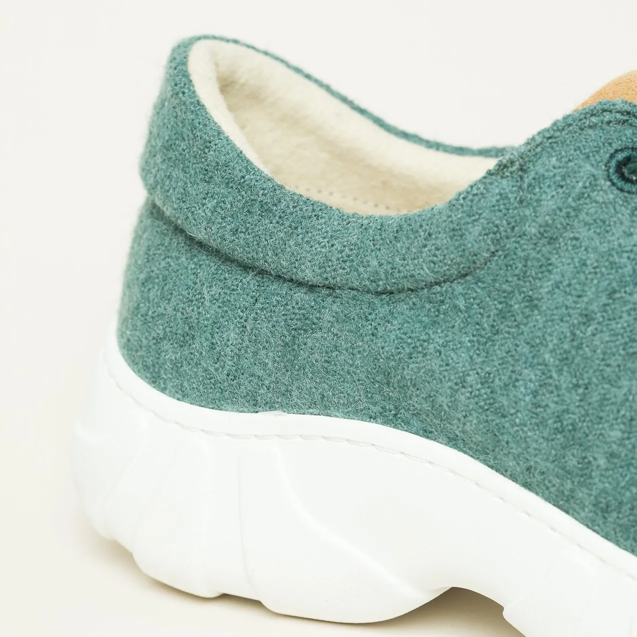 Wool Flyer