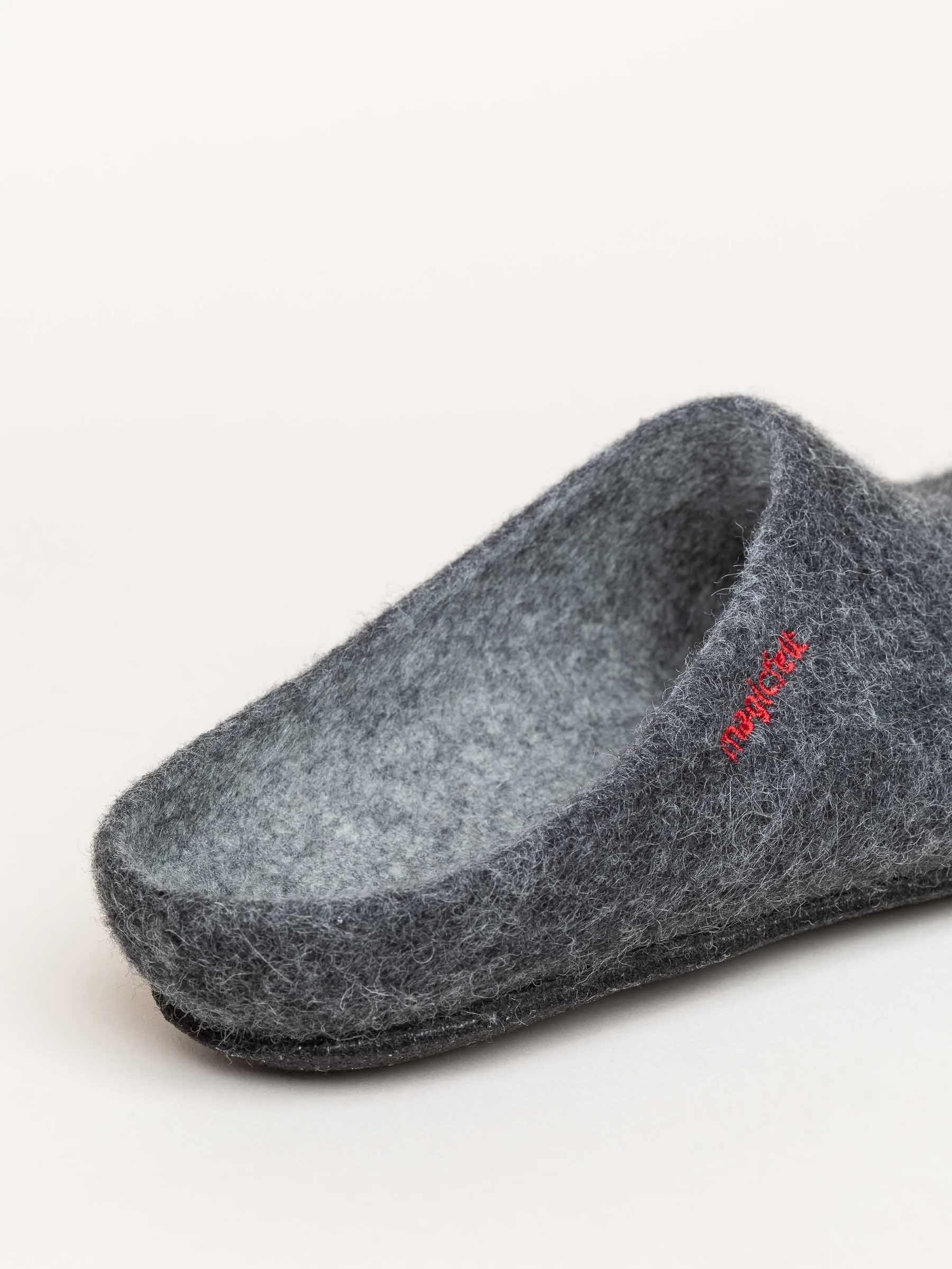 Magicfelt-AN-709-Filzhausschuh-Anthrazit (1)